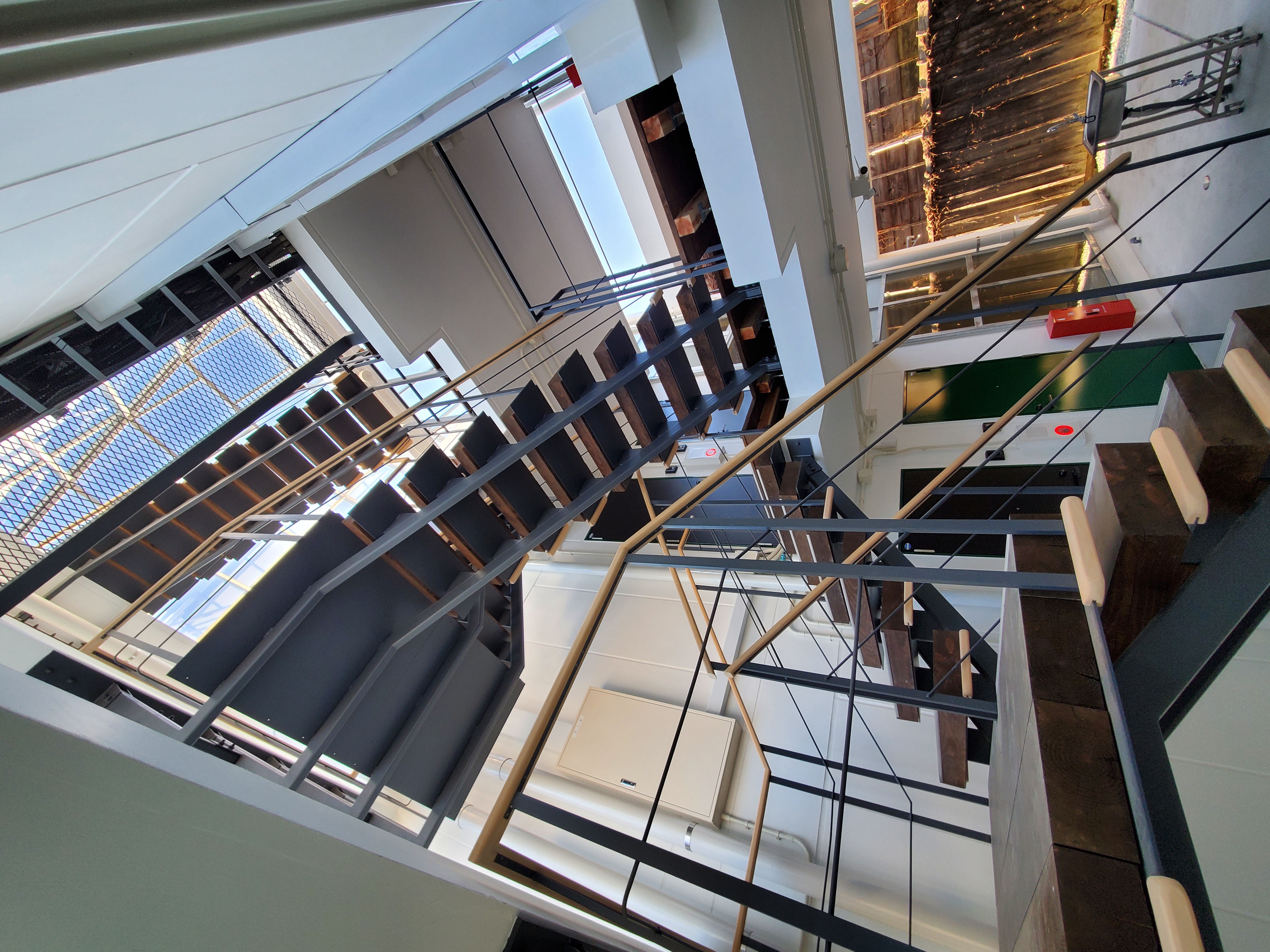 集合住宅デザイン階段